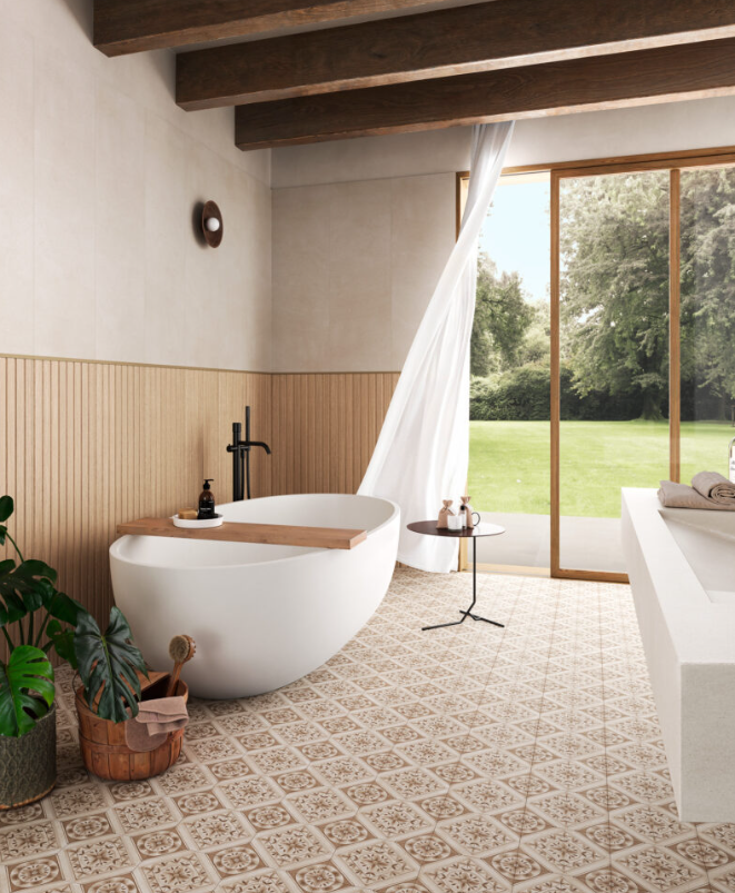 Faïences de salle bain imitation bois pour intérieur naturel et chaleureux - Uzès dans le Gard