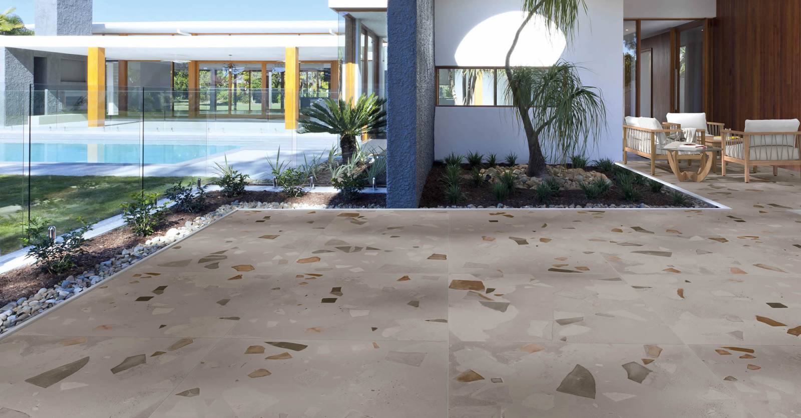 Carrelage grand format 80x80cm extérieur et intérieur - Uzès dans le Gard