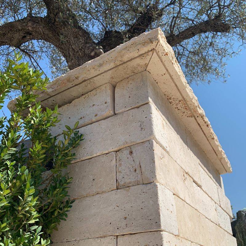 bordure en travertin