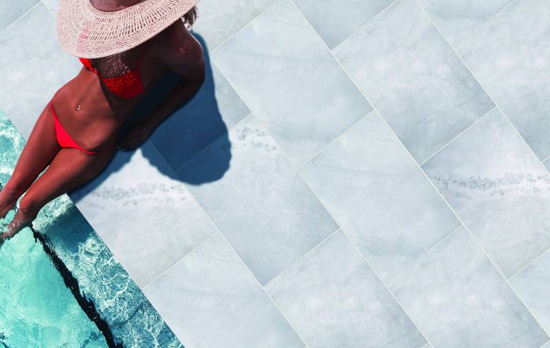 DALLAGE DE MARBRE BLEU - sablé brossé pour vos projets intérieurs et extérieurs à Uzès dans le Gard