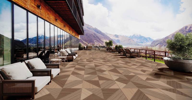 Carrelage de terrasse avec une imitation bois - UZES dans le Gard