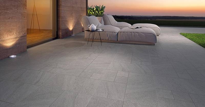 Carrelage terrasse extérieur effet pierre pour une terrasse - Uzès dans le Gard