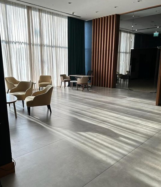 Les couleurs de carrelages tendances en 2024 à Uzès dans le Gard