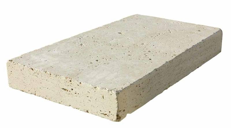 Margelle de piscine en travertin épaisseur 8cm bord droit Montpellier dans l'Hérault (34)